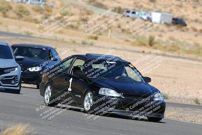 media/Oct-01-2022-Team Topak Racing (Sat) [[f860fb51be]]/2-Inter Low 2/session 2 turn 11/